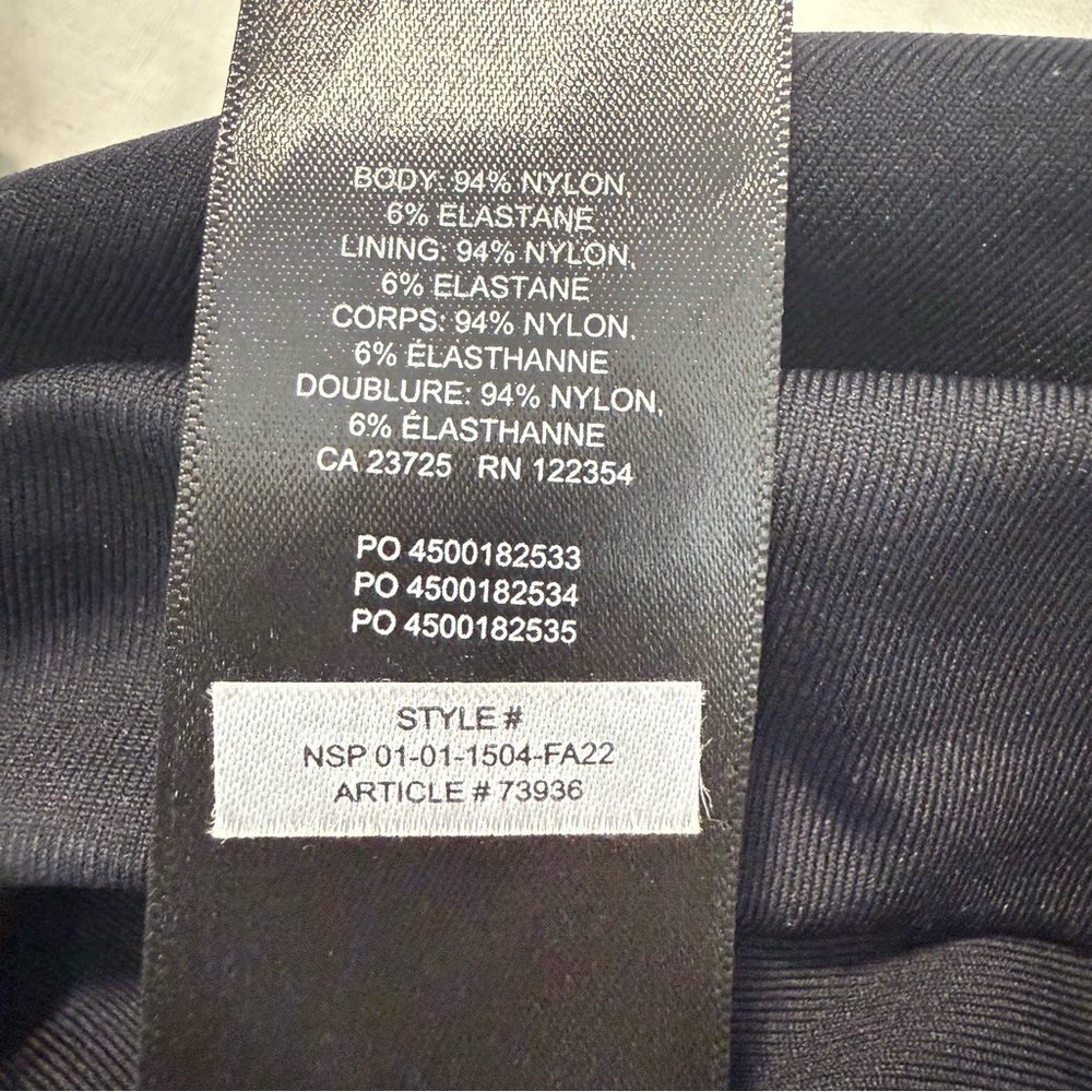 Babaton Aritzia Original Contour Squareneck‎ Bodysuit Size XL - Picture 16 of 16